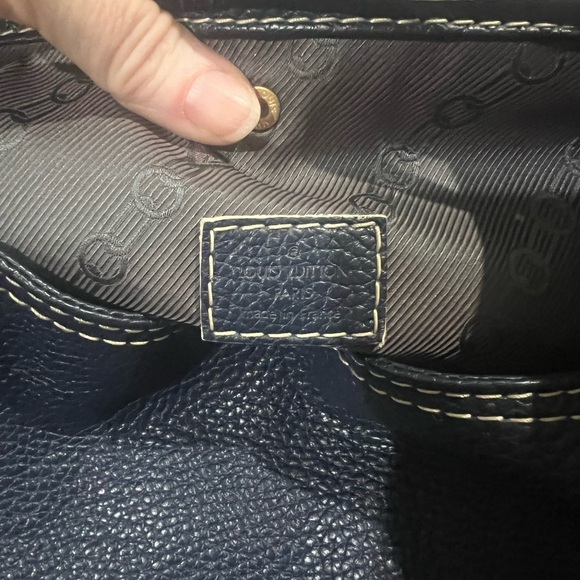 Louis Vuitton Black Textured Tote - Picture 5 of 6